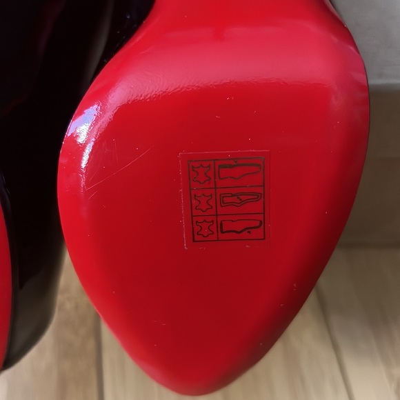 BRAND NEW Christian Louboutin New Very Prive 120 Black Patent - Picture 5 of 7